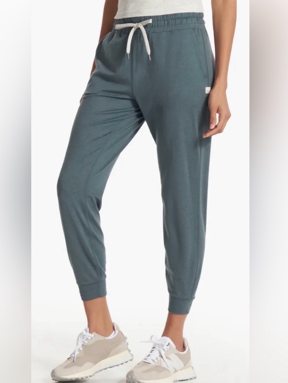 Vuori dream knit performance Jogger blue gray medium